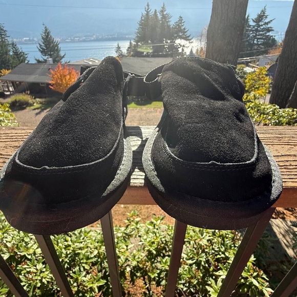 Ugg Black Suede Goldencoast Men's 10 or Women's 12 - Picture 8 of 13